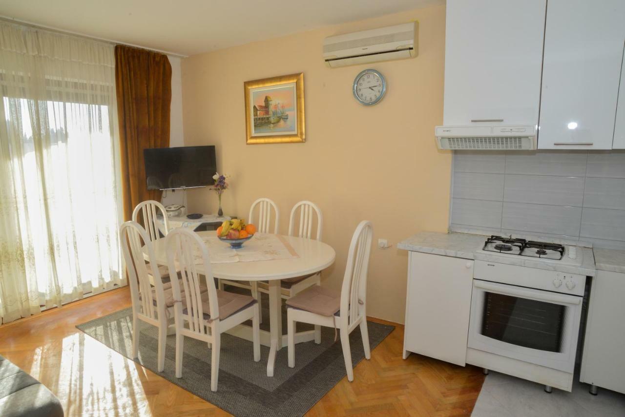Apartament Zrilić *