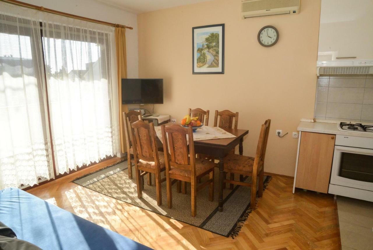 Apartament Zrilić *